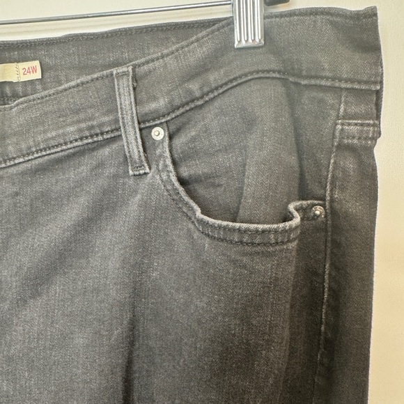 Levi's 711 Skinny Distressed Jeans Black - Picture 8 of 11